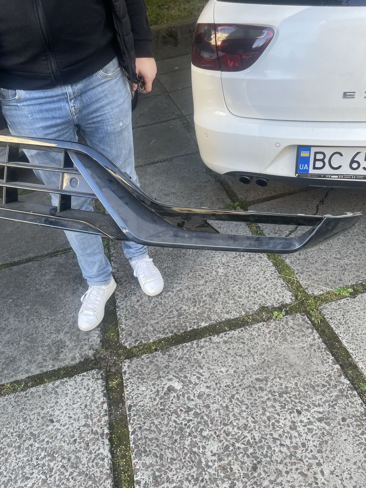 Нижня губа бампера вольво xc90