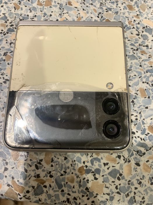 Телефон Samsung z flip 3