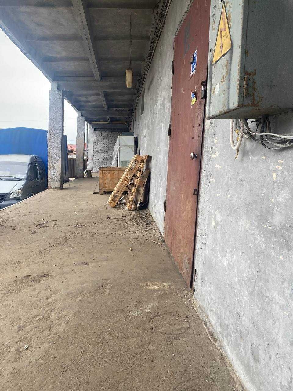 Оренда склад з рампою і офісом в центрі вул. Новознесенська 290 кв.м.