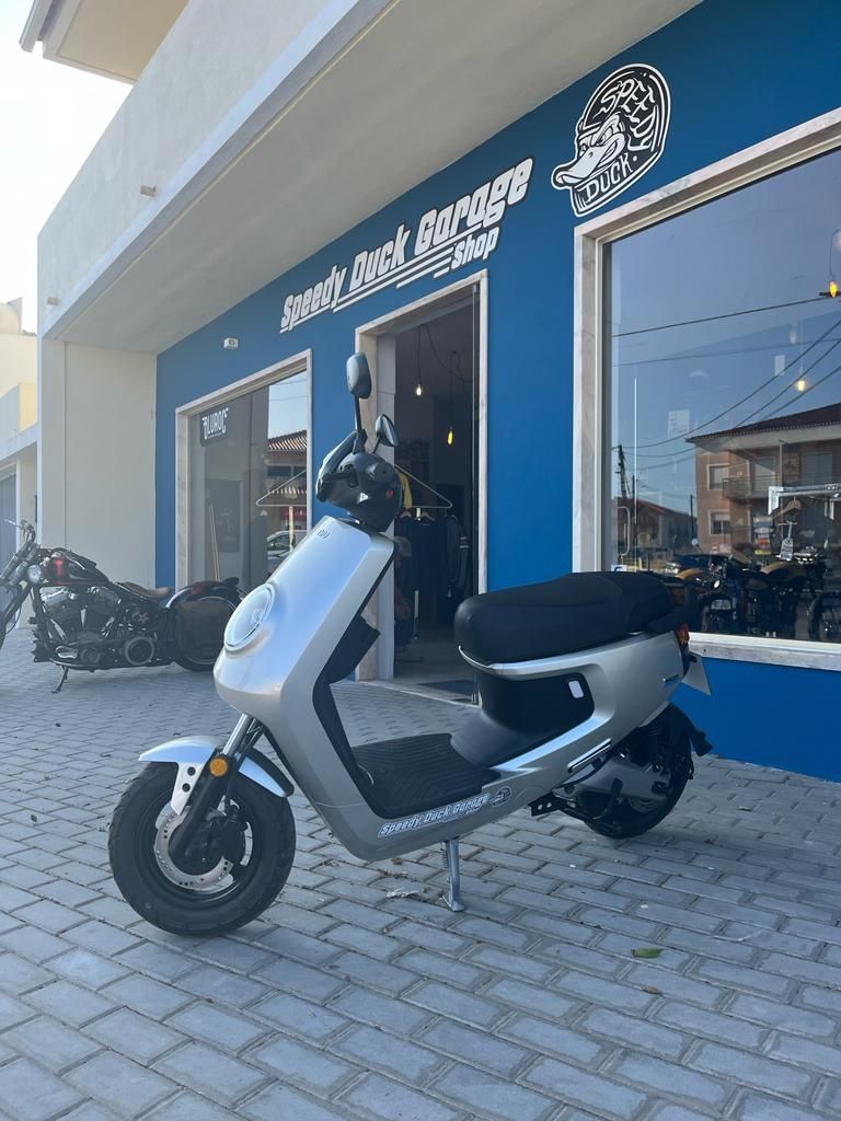 NIU MQI+ SPORT SCOOTER Eléctrica Equivalente 50cc