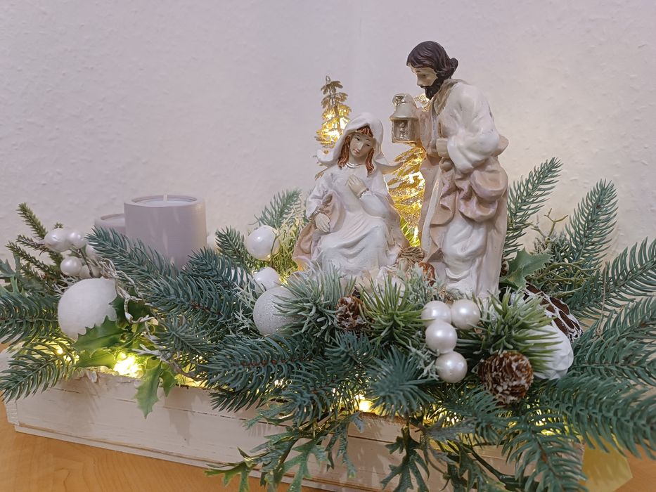 Stroik kompozycja świąteczna ze Świętą Rodziną duży podświetlany