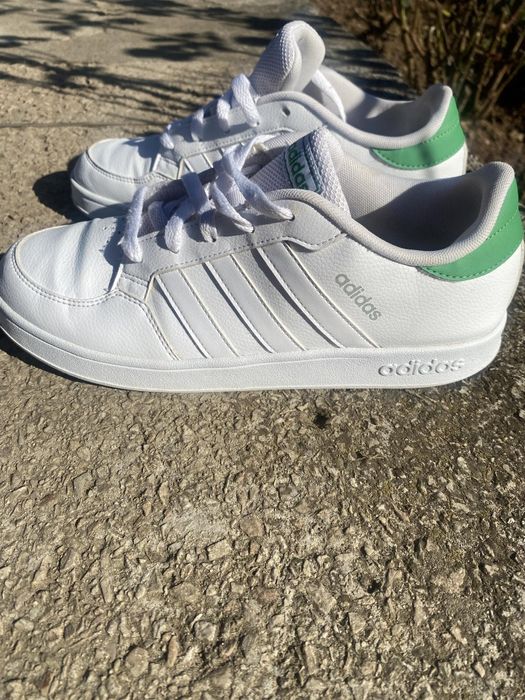 Продам кросівки  Adidas 40р