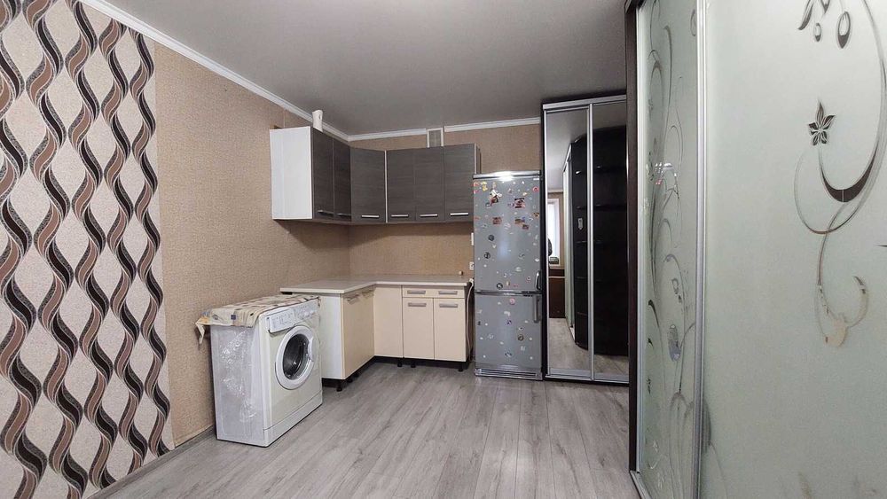 Продається гарна кімната в гуртожитку по вул. Д. Білоконя