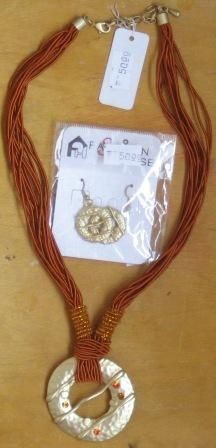 Продам красивую подвеску бижутерия