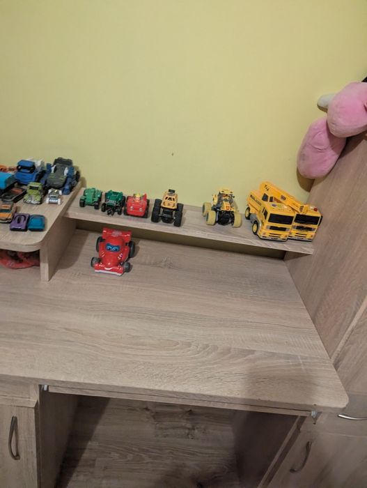 Sprzedam biurko  w dobrym stanie