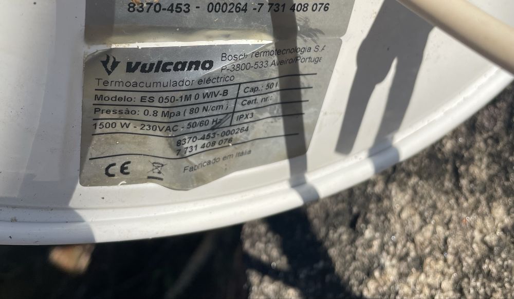 termoacumulador elétrico da marca Vulcano, modelo ES 050-1M 0 WIV-B