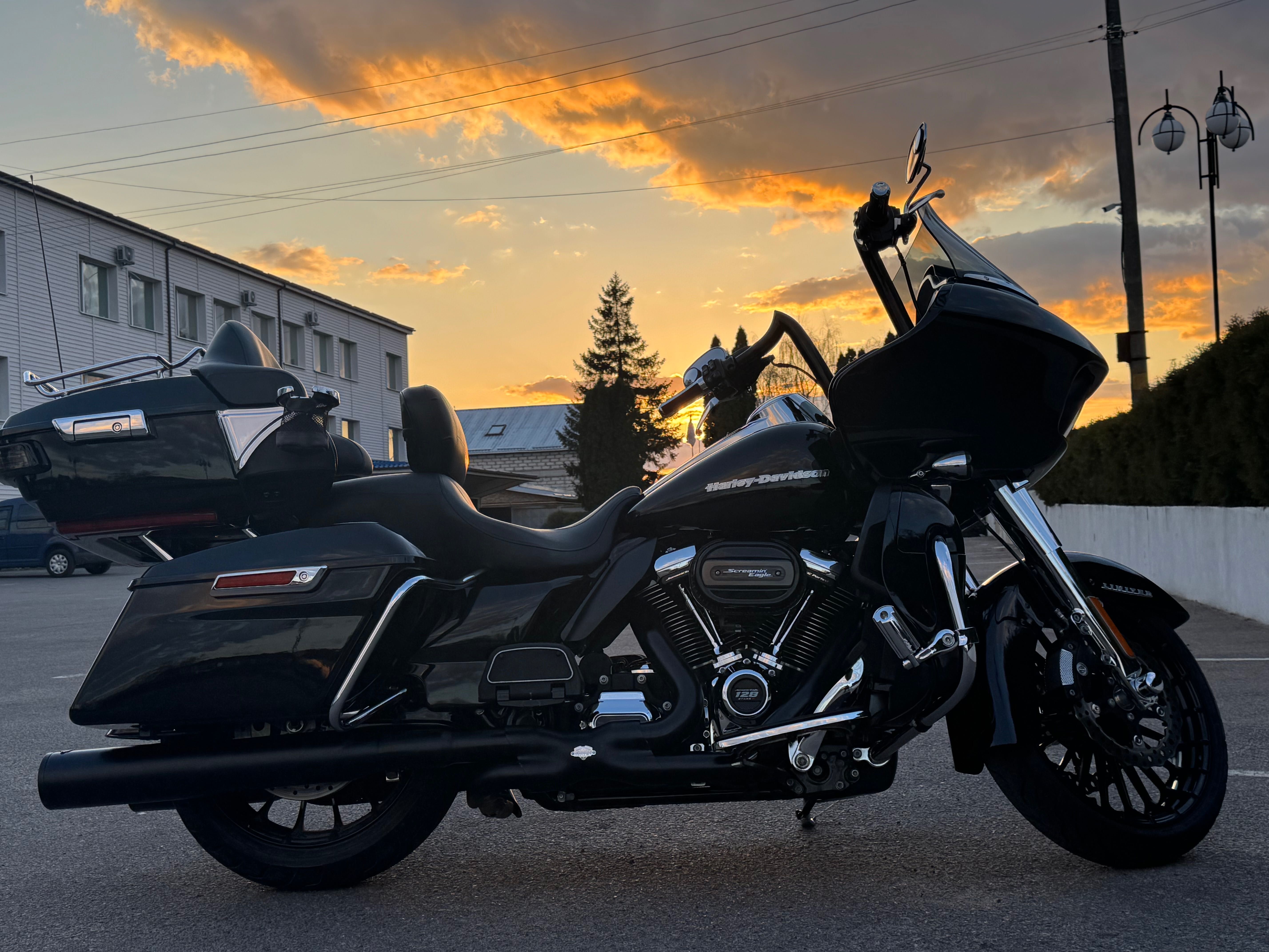 Harley Davidson Road Glide Ultra Limited 128