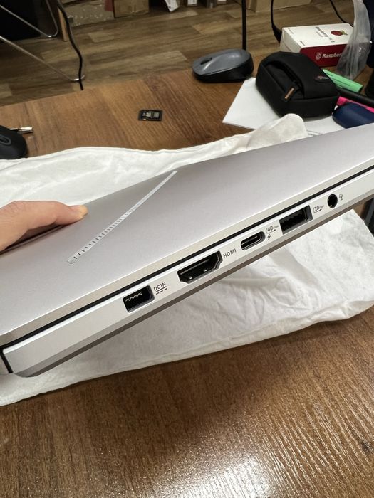 Asus ROG Zephyrus G14 GA403UV