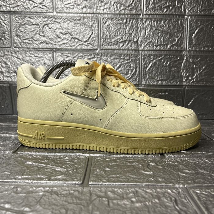 Чоловічі кросівки Nike Air Force 1 '07 Lx Coconut (W) (DO9456-100)