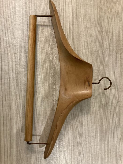 Cabides em Madeira Antigos