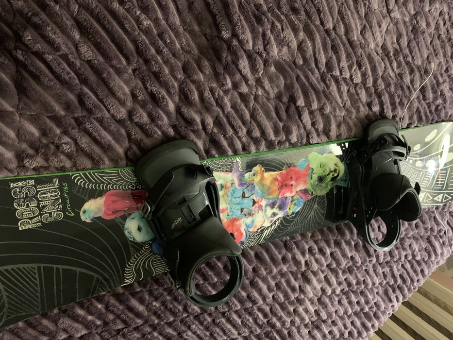 Сноуборд Rossignol з кріпленнями Burton, ботинками та чохлом