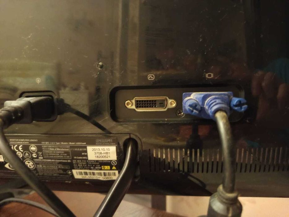 Продам монітор Lenovo 21.5" LI2221swA ідеальний стан