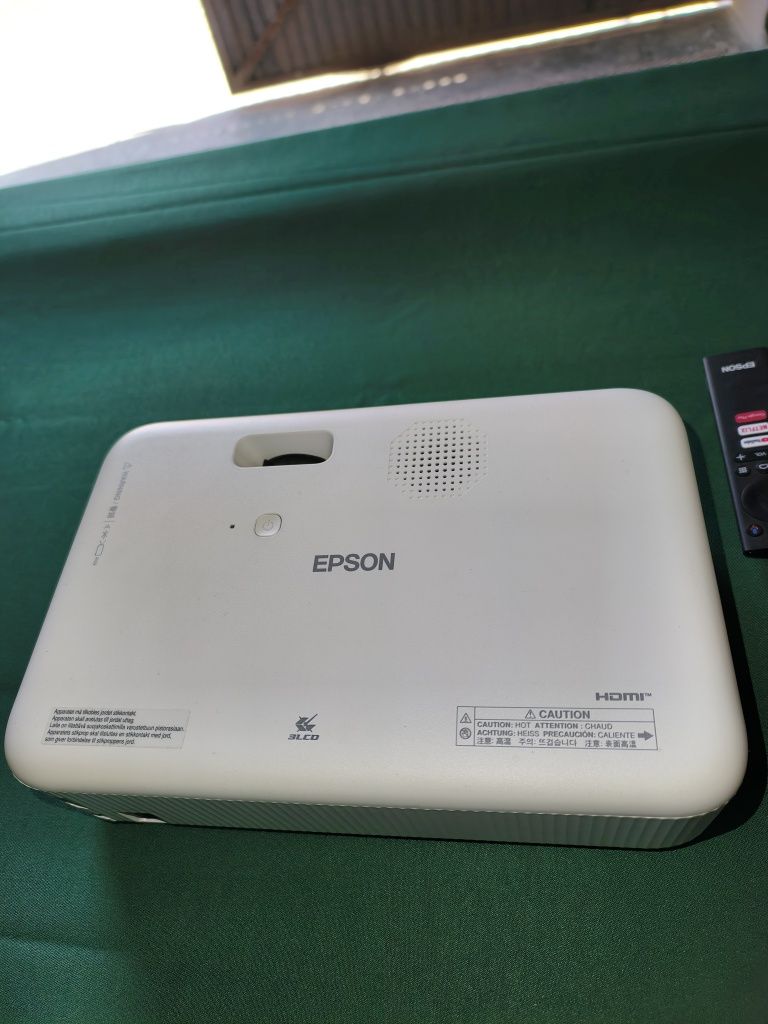 Projetor Epson CO-FW02