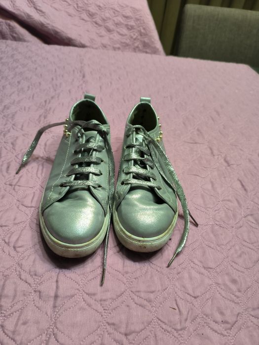 Sapatilhas prateadas