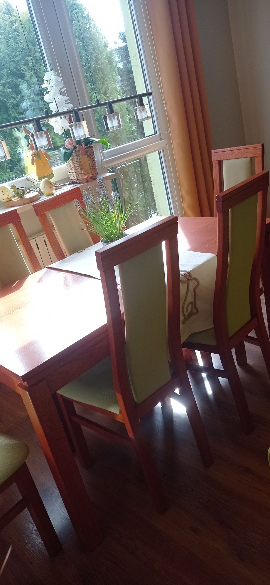 Komplet  jadalniany stół krzesła