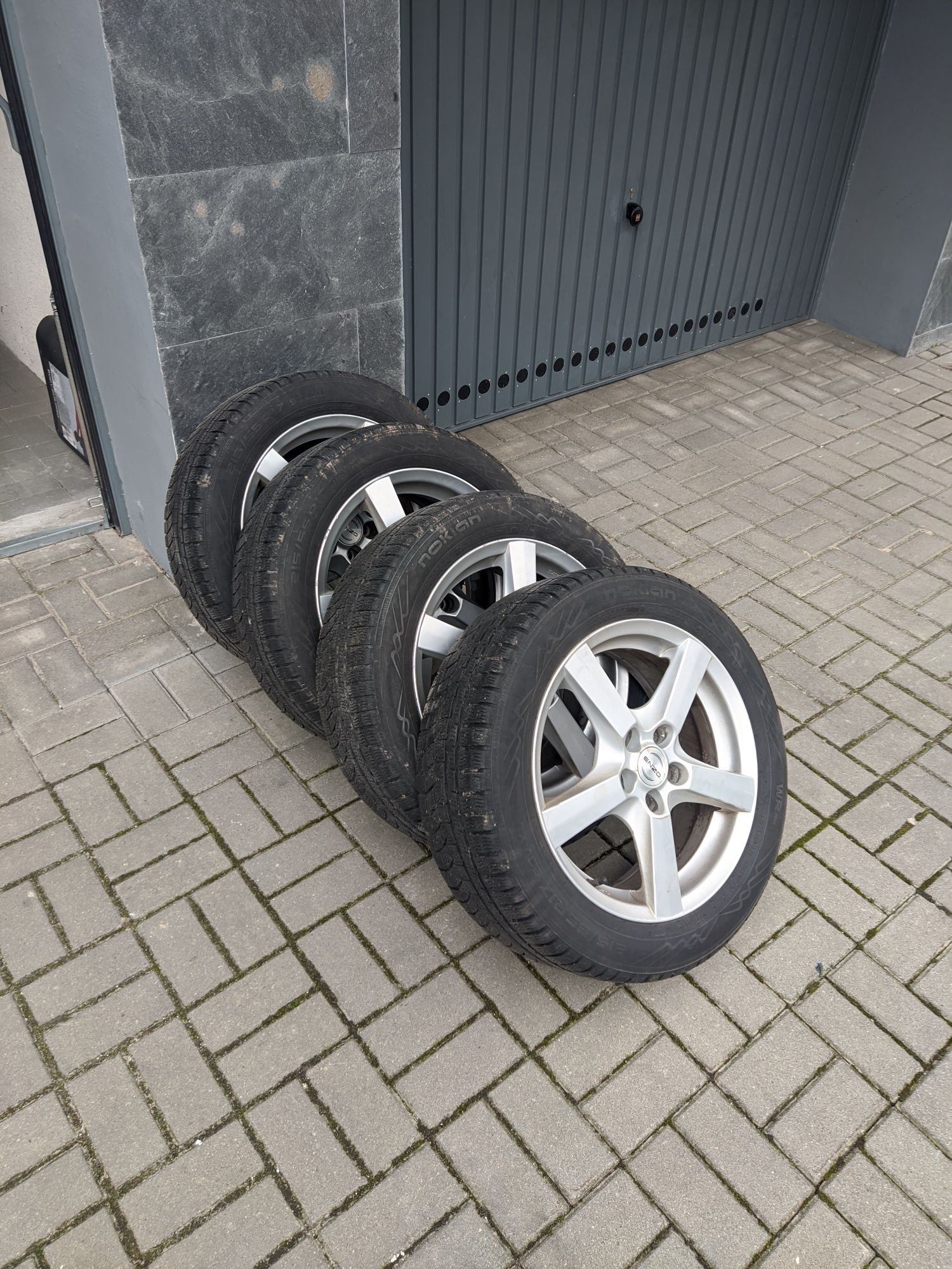 Kola 17" - alufelgi Enzo 5x114,3 i opony zimowe Nokian 215/55