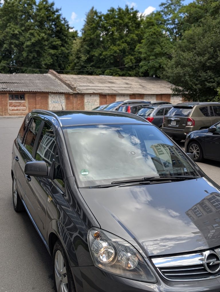 Opel Zafira 2010 року тільки що з Німеччини