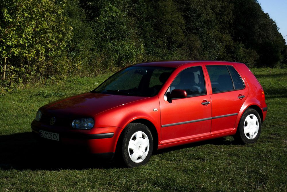Автомобіль Volkswagen Golf 4 2000 рік Гольф 4 Хечбег 1.6 МТ газ/бензин