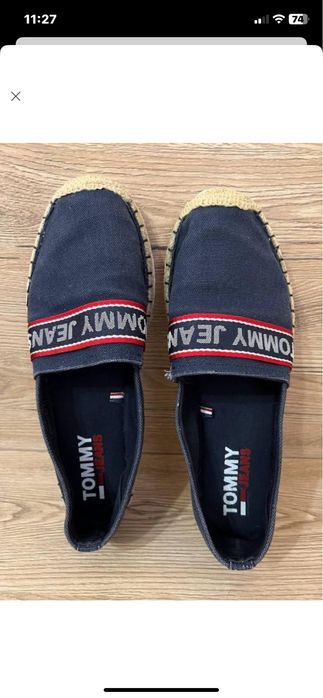 Оригінальні сліпони Tommy Jeans .