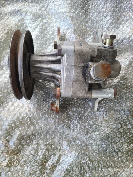 ГУР насос БМВ Е 34