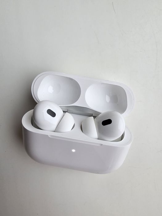 Apple AirPods Pro 2 MagSafe with Charging Case USB-C (MTJV3)