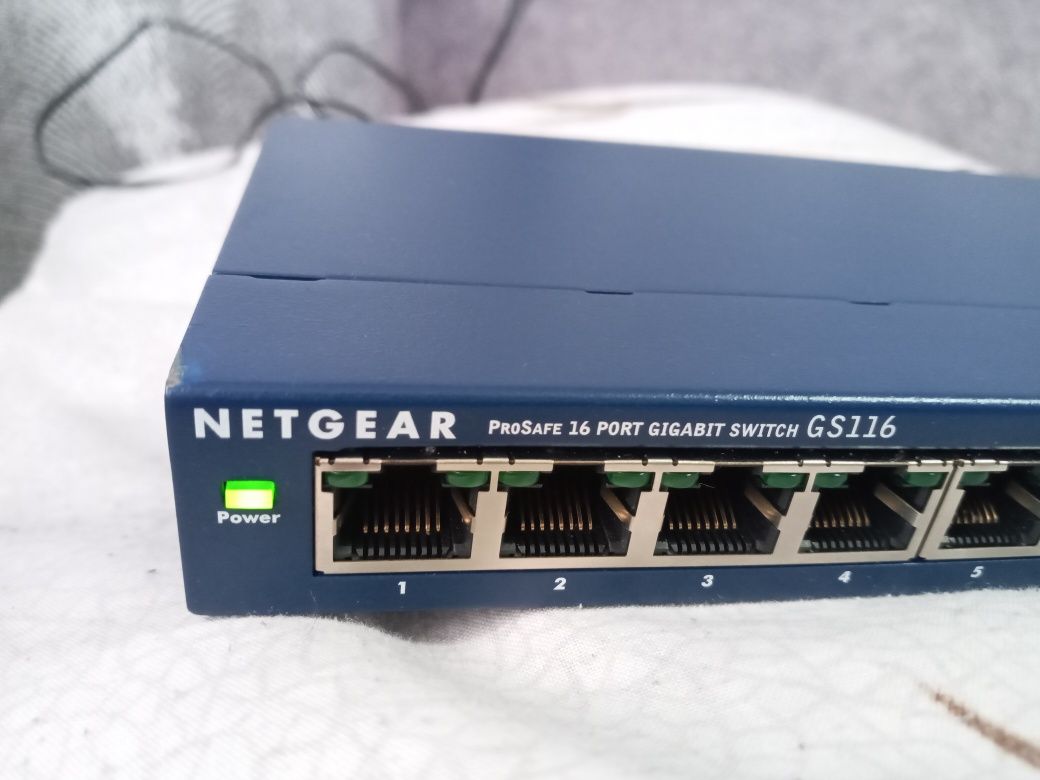 Комутатор мережевий Netgear ProSafe GS116 16-port Switch Review