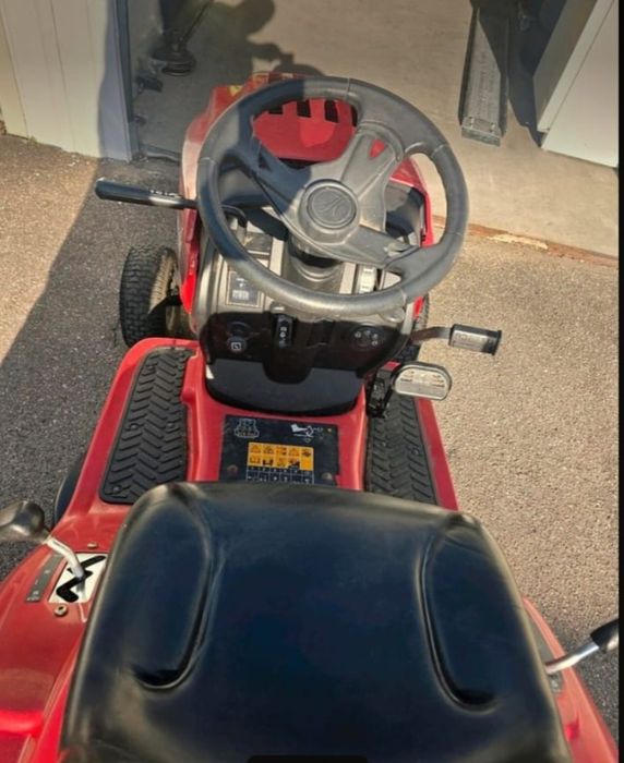 Traktorek ogrodowy MTD