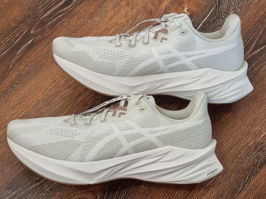 Оригінал 100% кросівки чоловічі asics dynablast 5  euro 44.5