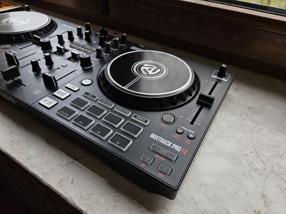 Konsola Numark Mixtrack Pro FX