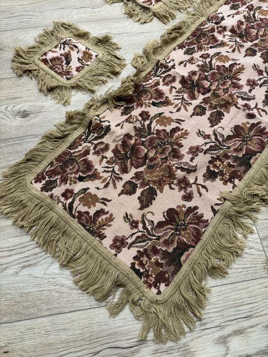 Brązowy wyszywany elegancki vintage bieżnik na stół na ławę w kwiaty