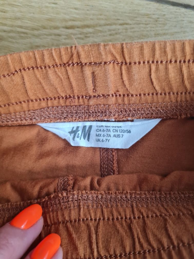 Krótkie spodnie dla chłopca z firmy H&M rozmiar 122