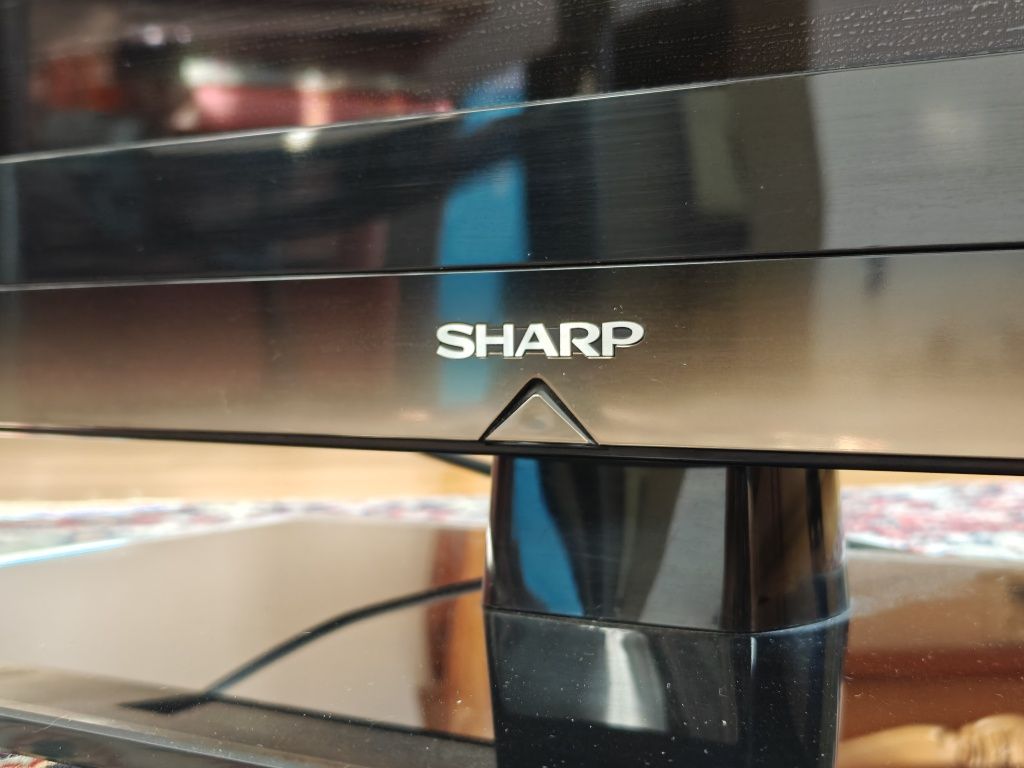 Sharp LC-40LX705E – TV idealny, dekoder gratis dla szybkich!