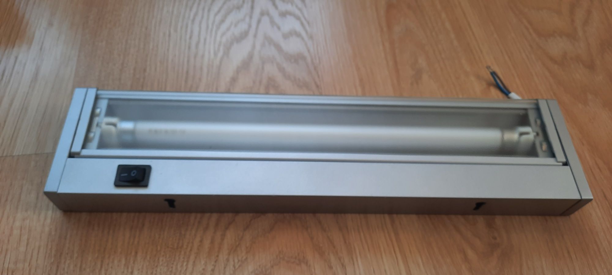 Lampka podszawkowa T5 ULTRA SLIM 8w