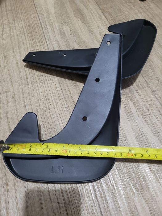 Брызговики універсальні