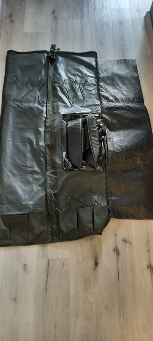 Pokrowiec Tandem Baits na 3 wędki+3 z kołowrotkami.