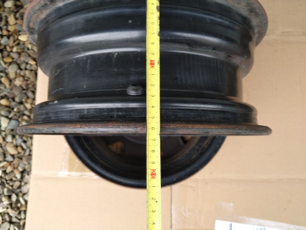 2 szt. felgi Audi 80, 90, 100, typ: 5½ Jx 14H2 431.601.025L/R ET45