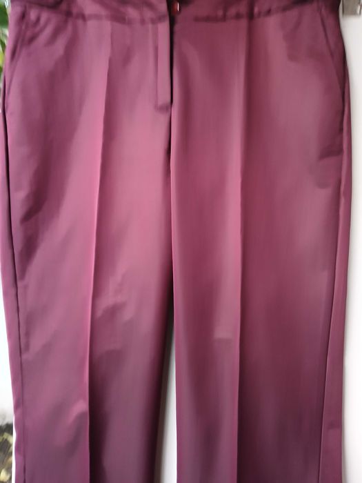 Calça bordeaux tecido acetinado