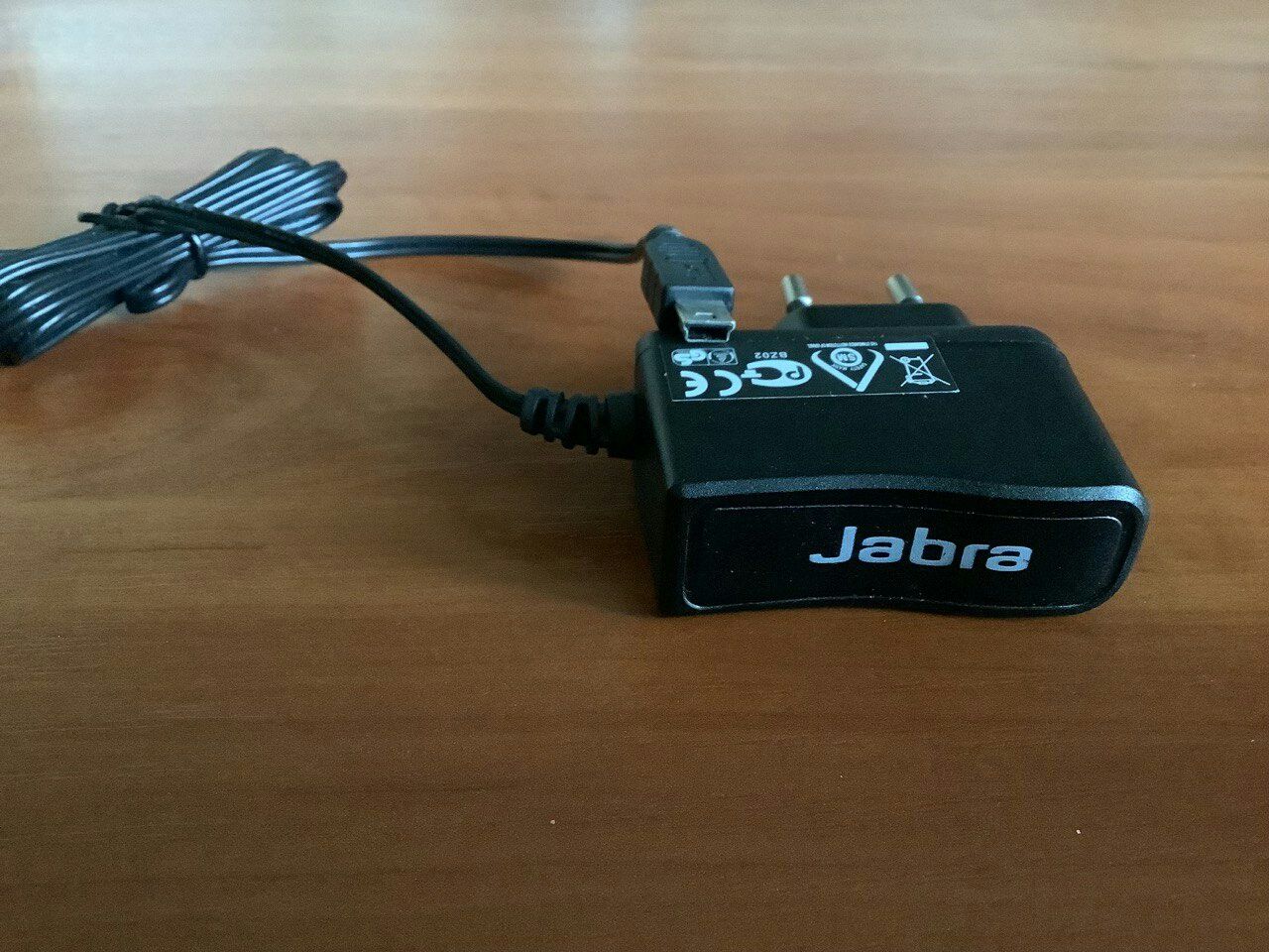 Зарядное устройство Jabra.