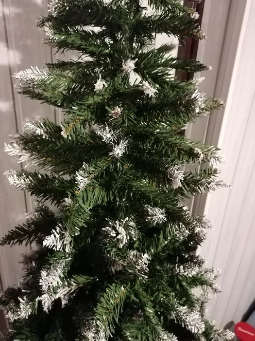 Sztuczna choinka na pniu