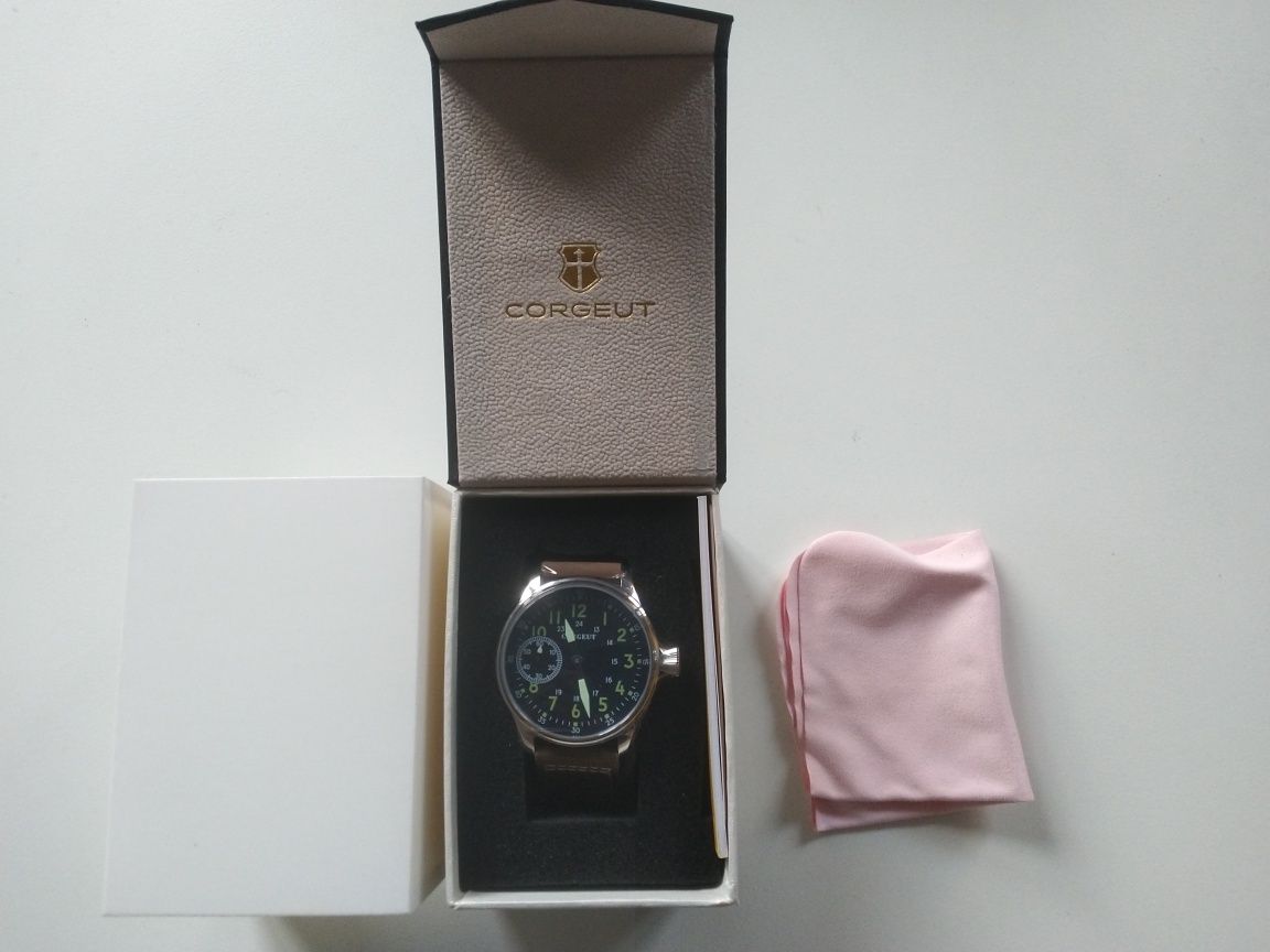Duży zegarek Coregut 44 mm jak pasówka Mołnia