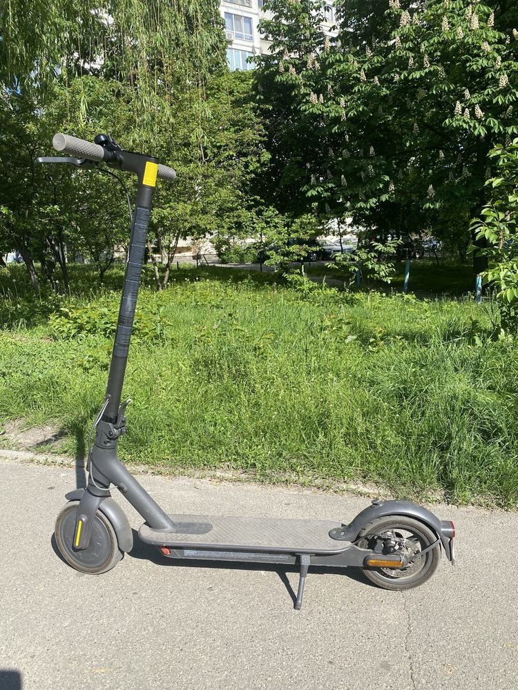 Електросамокат XIAOMI Mi Electric Scooter 1s Black