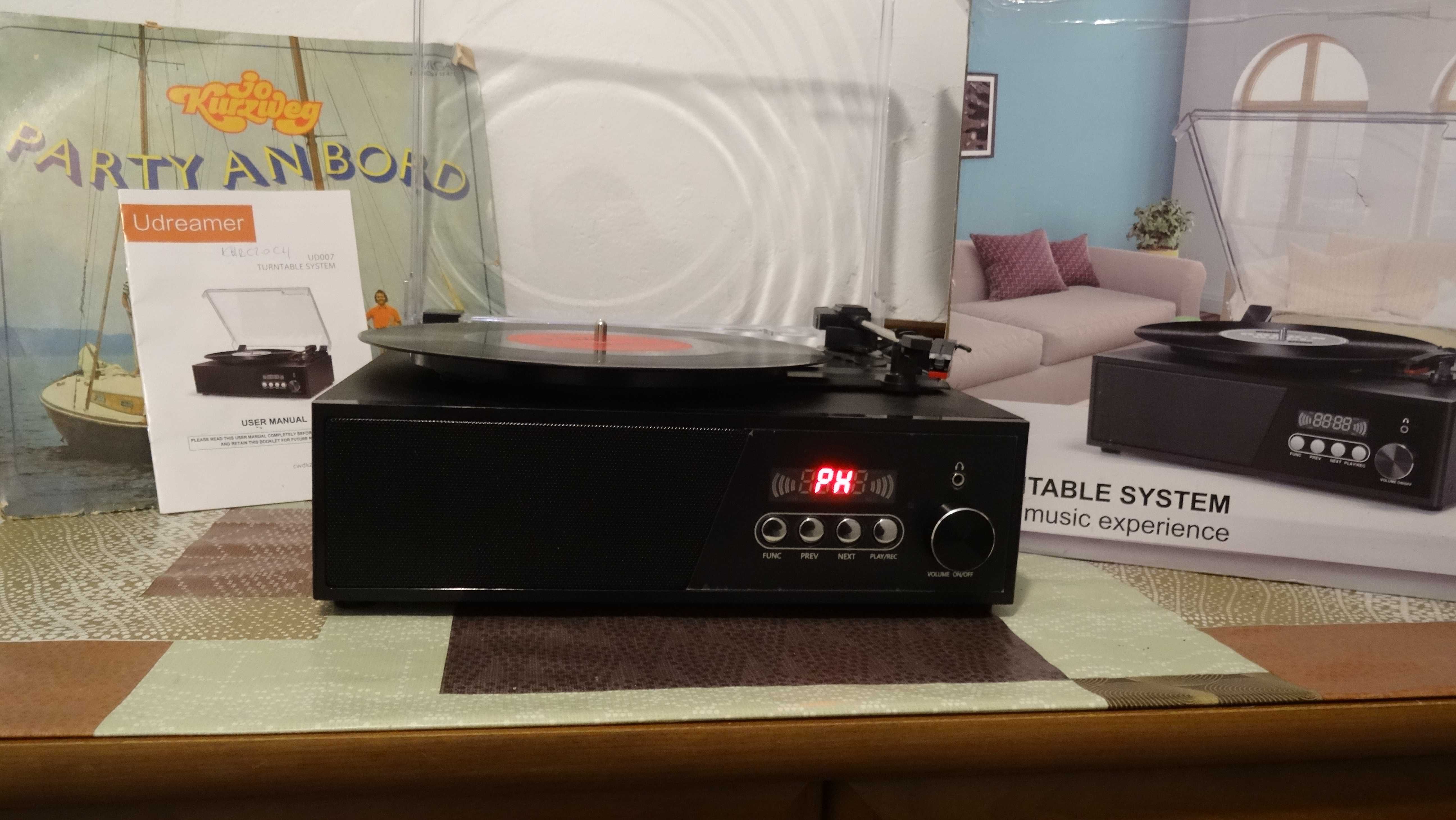 Gramofon nowej generacji z radiem