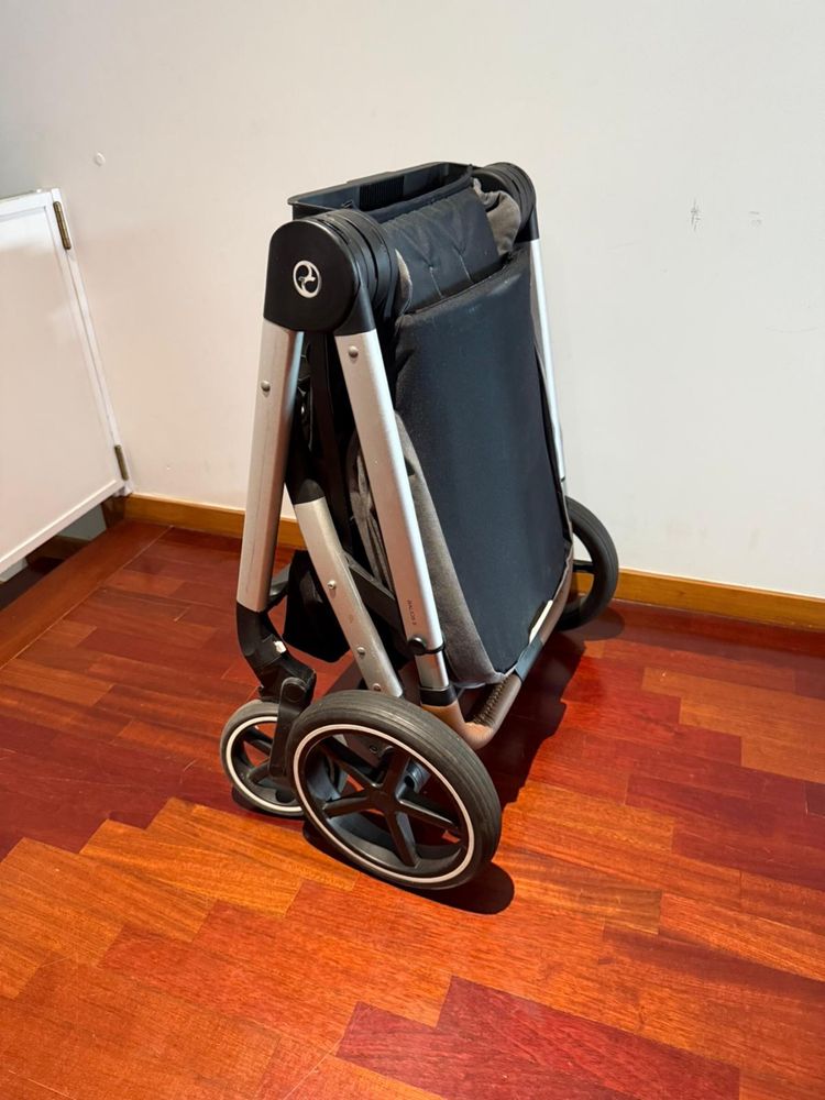 Carrinho passeio e ovo cybex -novos