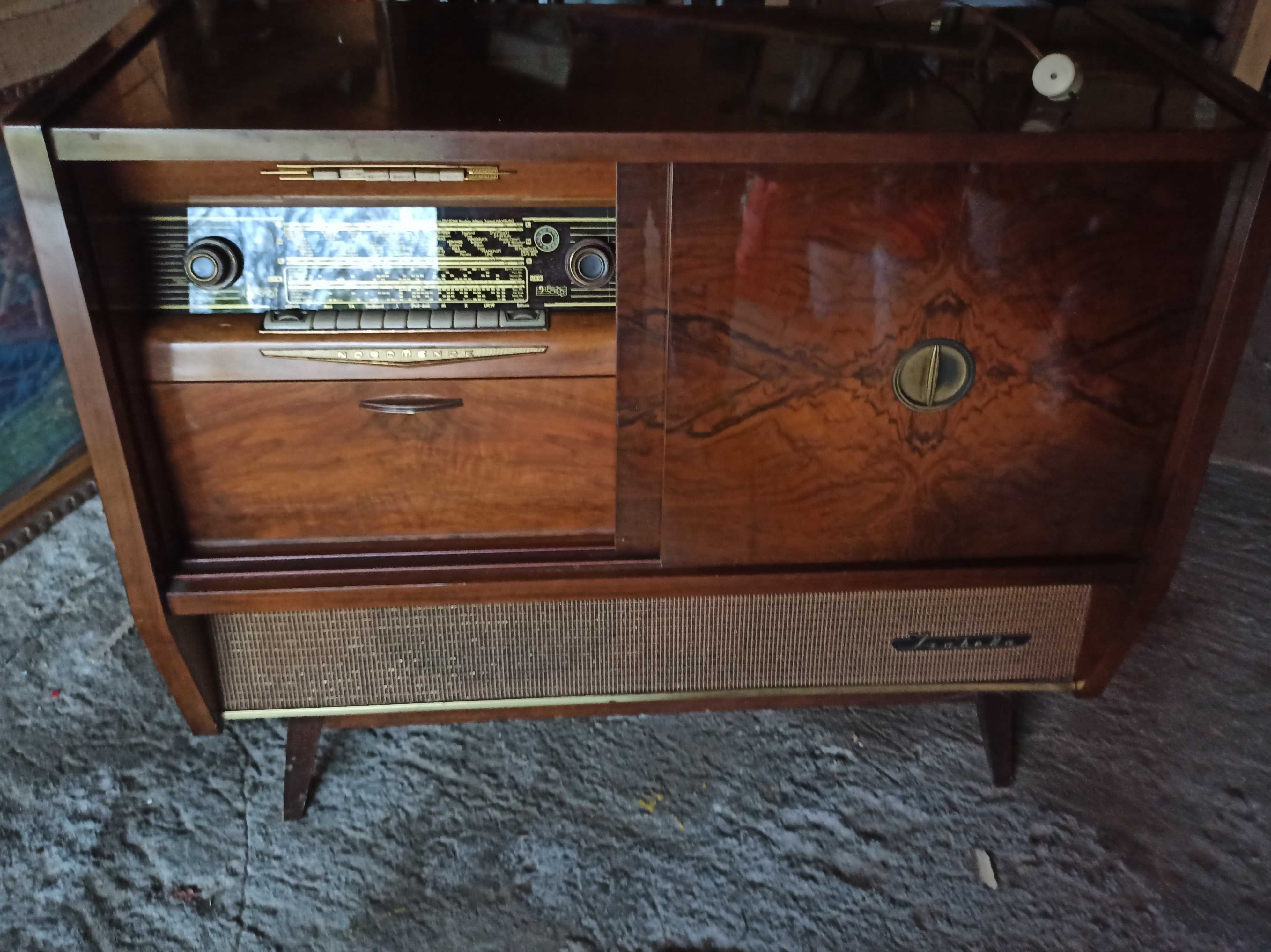 Gramofon + radio = Szafa grająca .Unikat z lat 60-tych