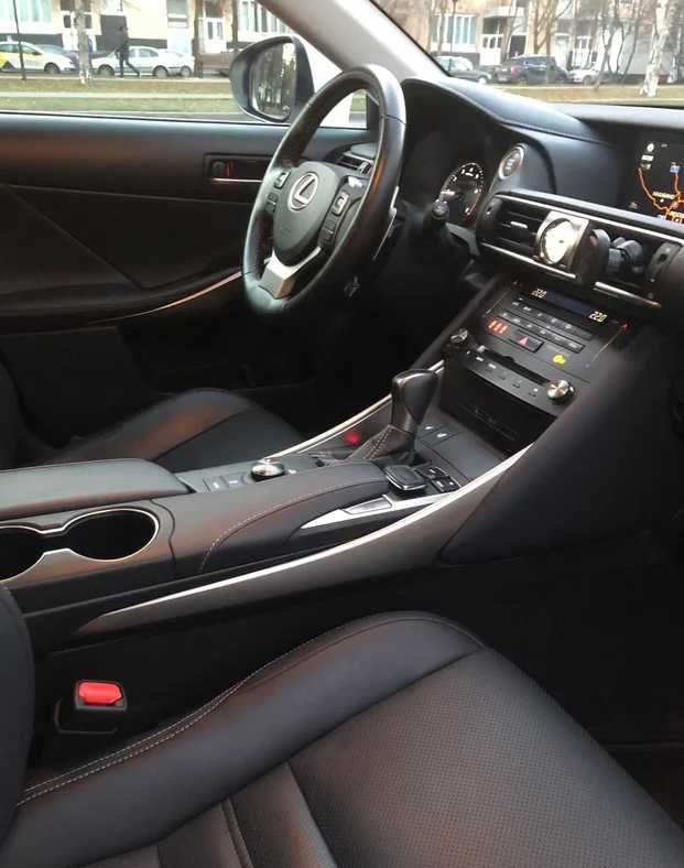 Lexus IS 300 2018 2.0 Бензин