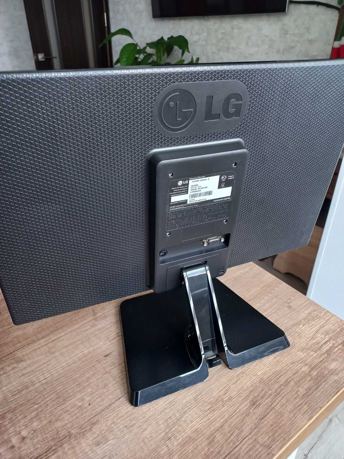 Монітор Lg flatron 19en33s-b