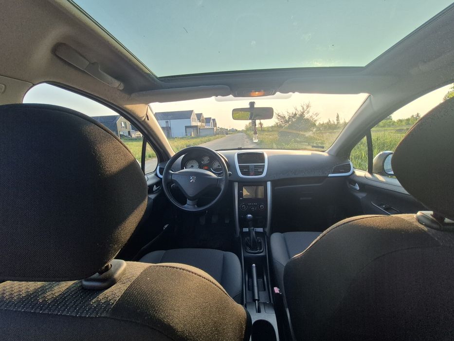 Peugeot 207SW 1,6Hdi exlusive chromy panorama hak tempomat klima zamia