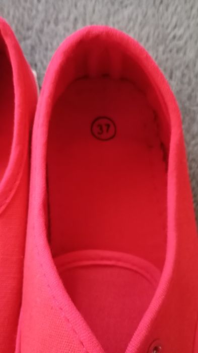 Tenisówki czerwone nowe rozm. 37