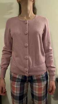 różowy wełniany sweter damski