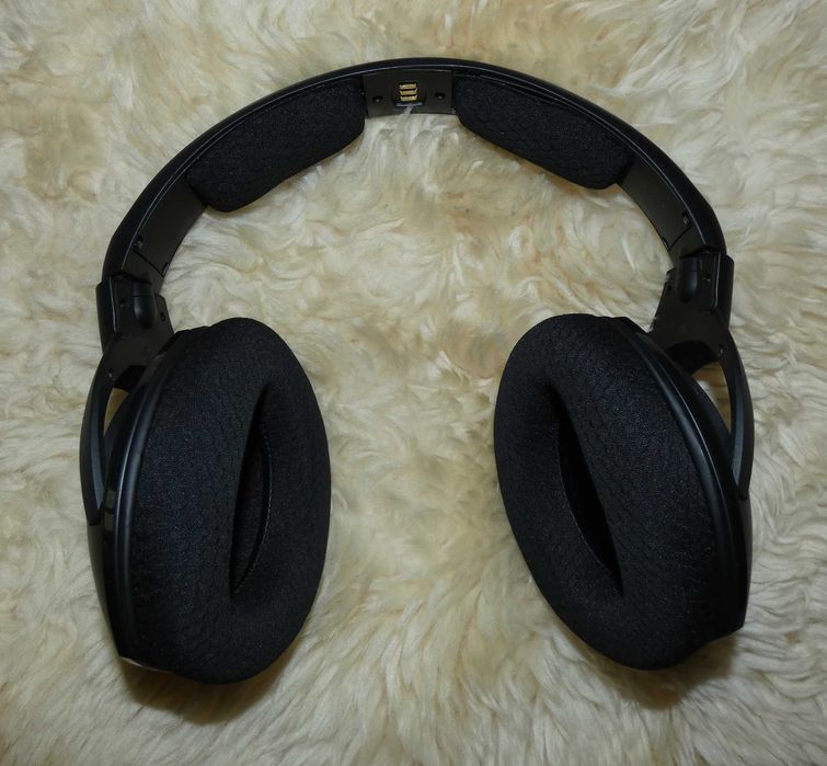 Беспроводные наушники Sennheiser HDR 170 с док станцией